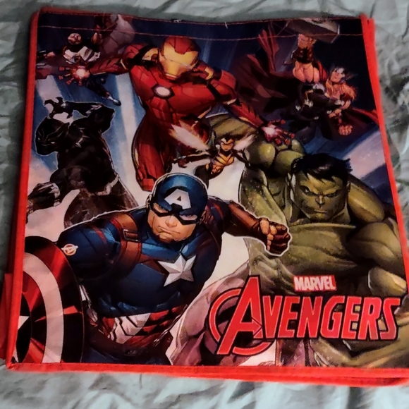 MARVEL AVENGER'S TOTE - Picture 2 of 6
